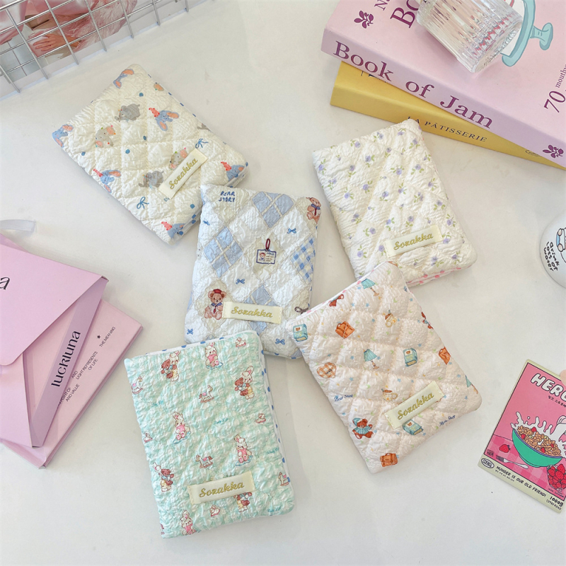 Калъф за паспорт и документи с аниме принт, полиестер, подплата полиестер, за жени, подходящ за съхранение на документи.