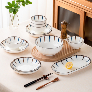 Porcelánová jedálenská súprava s prúžkami, pod glazúrou, kruhový tvar, vhodná do mikrovlnky