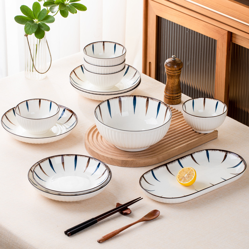 Porcelánová jedálenská súprava s prúžkami, pod glazúrou, kruhový tvar, vhodná do mikrovlnky