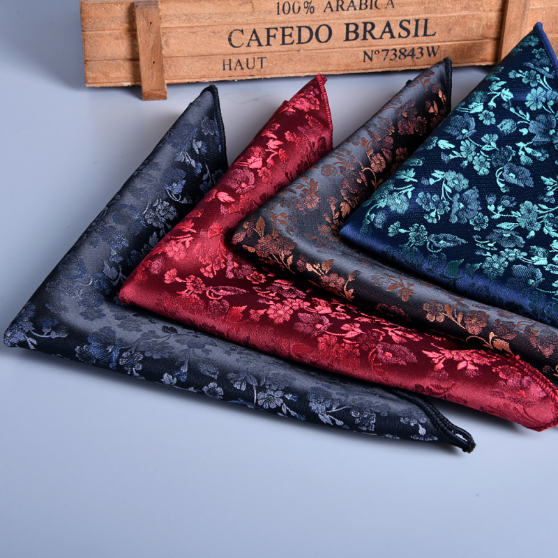 Vyrinė kišeninė servetėlė kostiumui, jacquard Paisley raštas, poliesterio pluoštas, administracinio stiliaus, lankstymo stilius, 2025 metų žiema