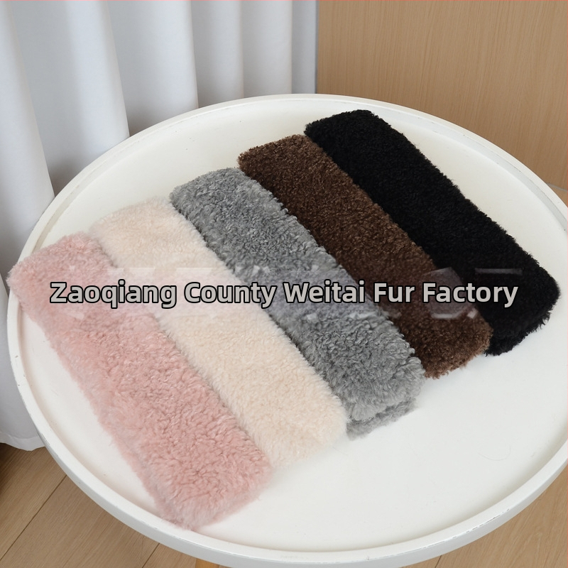 Geantă Dumpling din lână artificială de miel, închidere cu fermoar, căptușeală din piele sintetică, stil urban simplu, Iarnă 2025