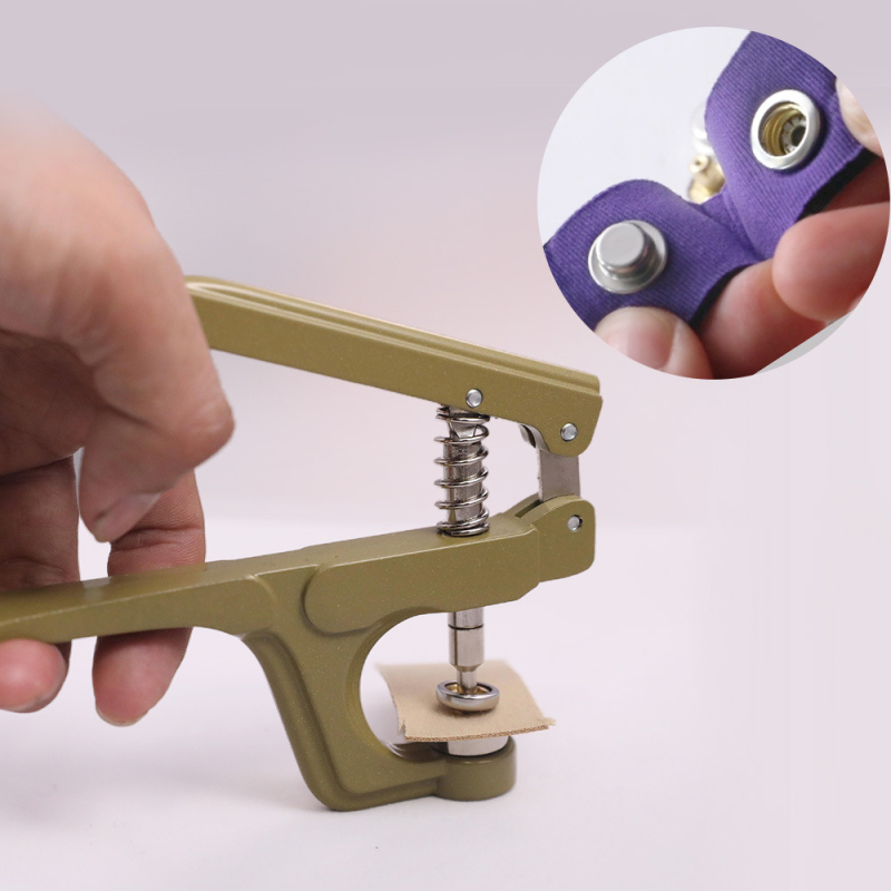 Комплект инструменти за монтиране на метална катарама с ръчни прес-клещи за облекло; Материал: метал; Структура: прес-клещи за метална катарама; Приложение: палта, дънки, шапки, чанти; Марка: Xinghe