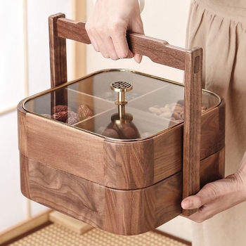 Fa gyümölcstál modern minimalista stílusban, kockás mintával, 2025-ben debütált.