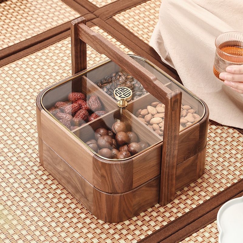 Fa gyümölcstál modern minimalista stílusban, kockás mintával, 2025-ben debütált.