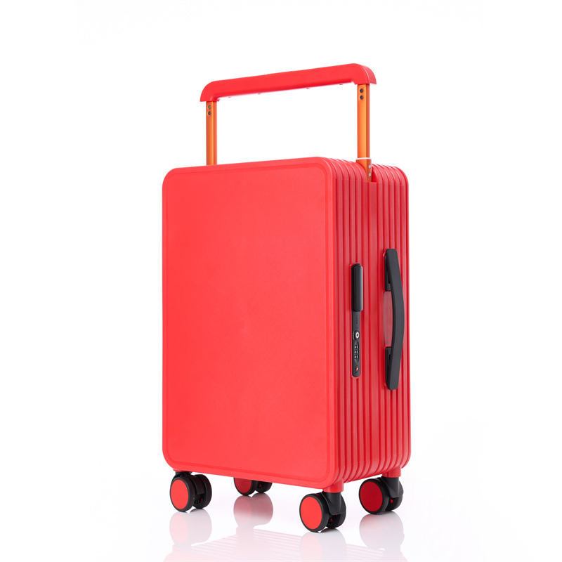 Pārvadājamā bagāža ar centrāli uzstādītu plašu vilkšanas stieni, ABS+PC materiāls, TSA kombinētā slēdzene, universālie riteņi, svars 5,1 kg