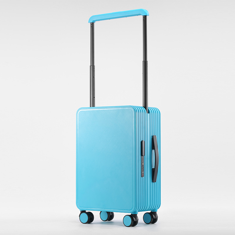 Pārvadājamā bagāža ar centrāli uzstādītu plašu vilkšanas stieni, ABS+PC materiāls, TSA kombinētā slēdzene, universālie riteņi, svars 5,1 kg