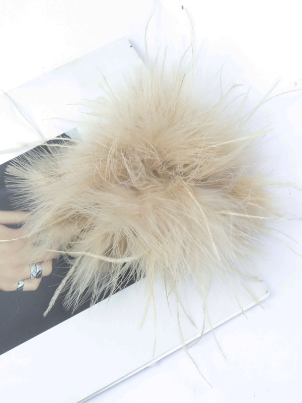 Kiegészítők: Tollból készült brooch, dekoratív esküvőkre, francia retró stílus, anyag: toll
