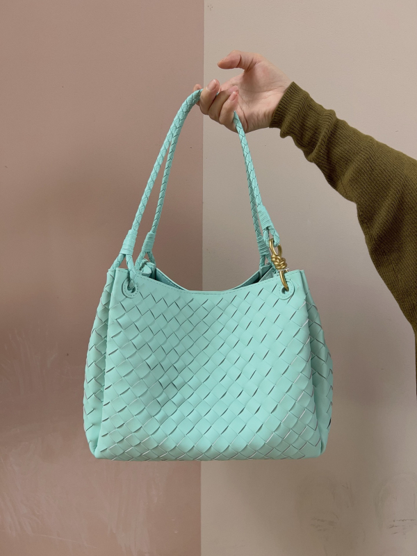 Válltáska, szövött dizájn, valódi bőr, másodlagos marhahús bőrdarab, vízszintes négyzet alak, mágneses csukás, belső cipzáros zseb