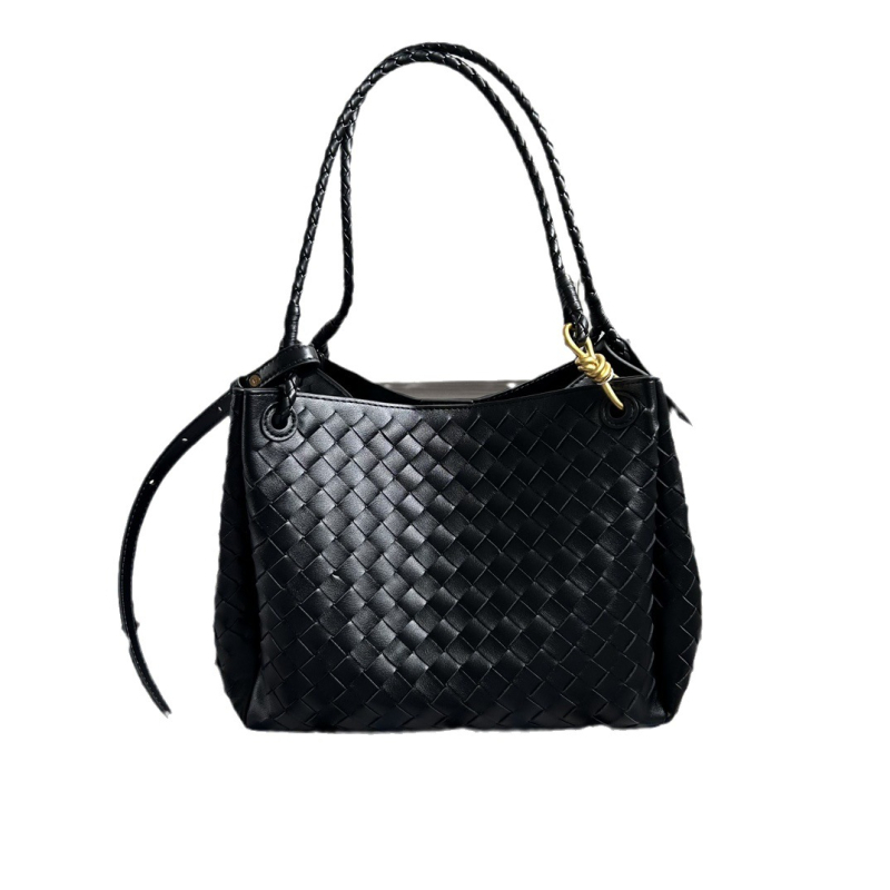 Válltáska, szövött dizájn, valódi bőr, másodlagos marhahús bőrdarab, vízszintes négyzet alak, mágneses csukás, belső cipzáros zseb