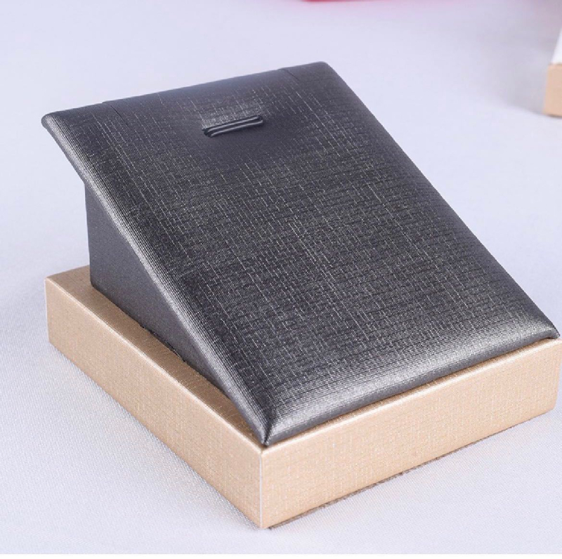 Suport de afișare bijuterii pentru lanțuri și pandante — corp din lemn, piele PU, stil de înaltă calitate, vara 2023