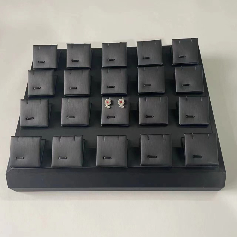 Raft pentru bijuterii – design simplu, stil artistic, un singur nivel