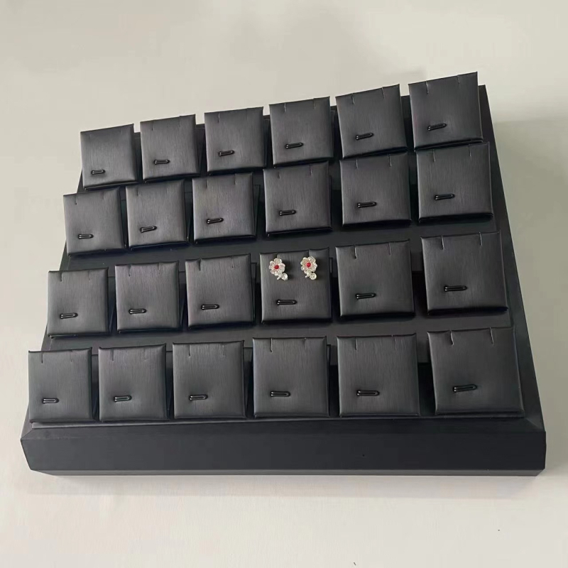 Raft pentru bijuterii – design simplu, stil artistic, un singur nivel