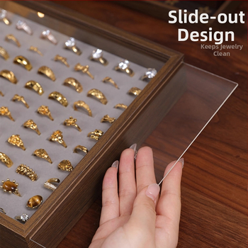 Fa gyűrűk kiállító doboz – 100 gyűrű kapacitás, téglalap alakú, diófurnér borítással, egy rétegű