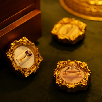 Suport de afișare pentru inele, stil nordic, din piele, dublu nivel, primăvara 2025.