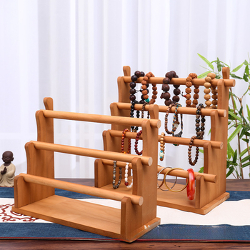 Suport de prezentare bijuterii cu cadru metalic pe bază din lemn solid, două niveluri, finisaj vopsit cu spray, stil artistic