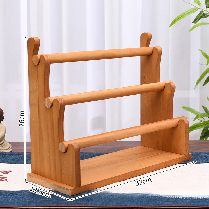 Suport de prezentare bijuterii cu cadru metalic pe bază din lemn solid, două niveluri, finisaj vopsit cu spray, stil artistic