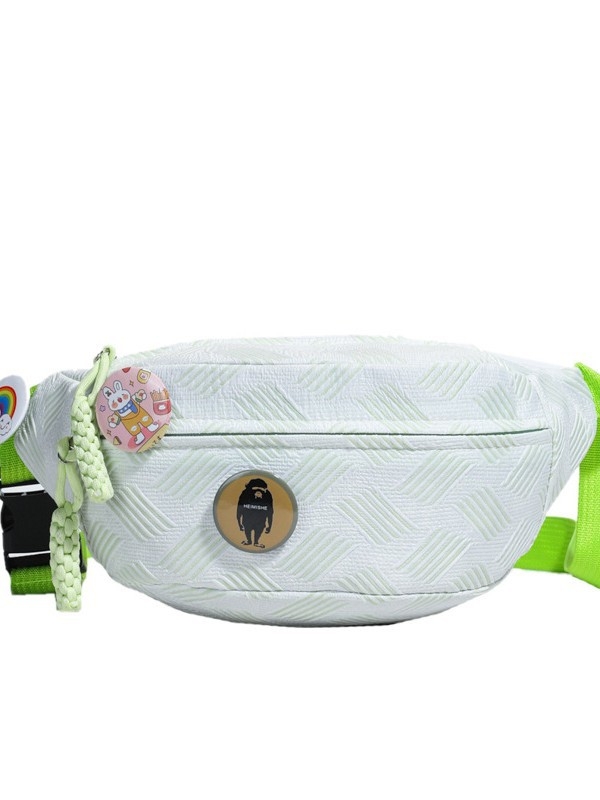 Crossbody torba – Materijal: najlon; Podstava: najlon; Otvaranje: zatvarač; Unutarnji džep za mobitel; Vanjski tip torbe: unutarnji patch džep