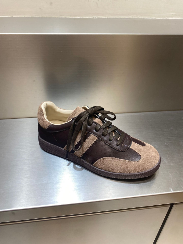 Desun moteriški sportiniai bateliai Korejos stiliumi, viršutinė oda, apvali nosis, žemas kulnas 1–3 cm, guma padas