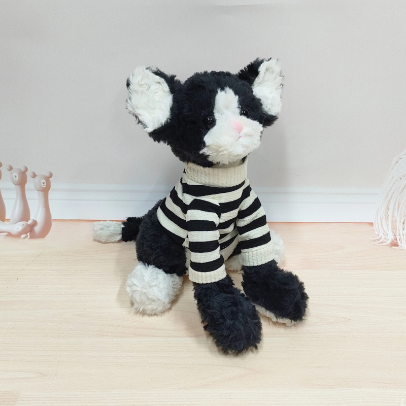 Kutya plüssjáték – lógó fülű, rövid plüss, PP pamut töltet, 7–14 éveseknek