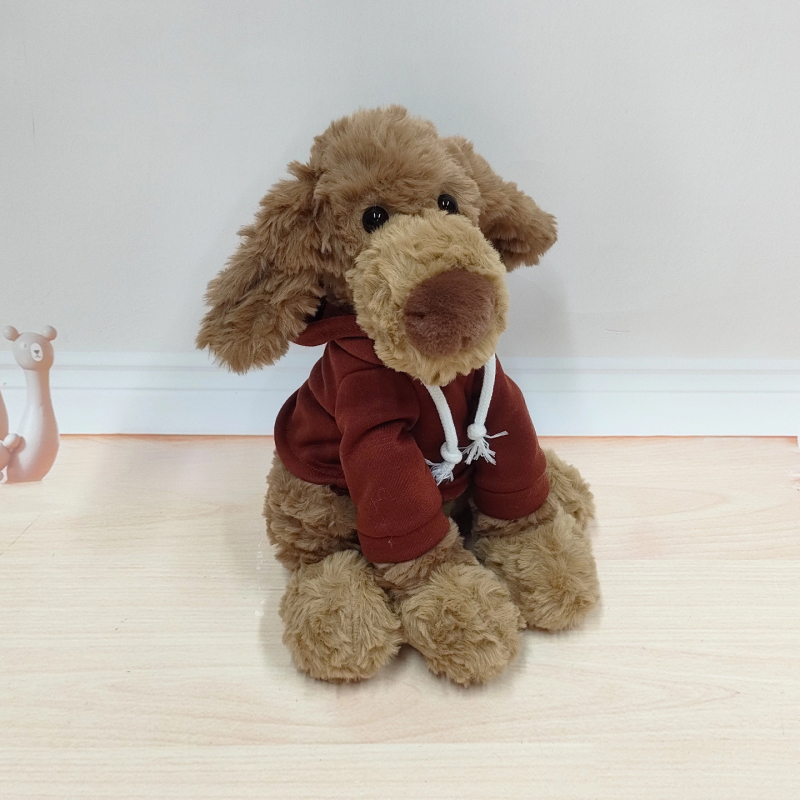 Kutya plüssjáték – lógó fülű, rövid plüss, PP pamut töltet, 7–14 éveseknek