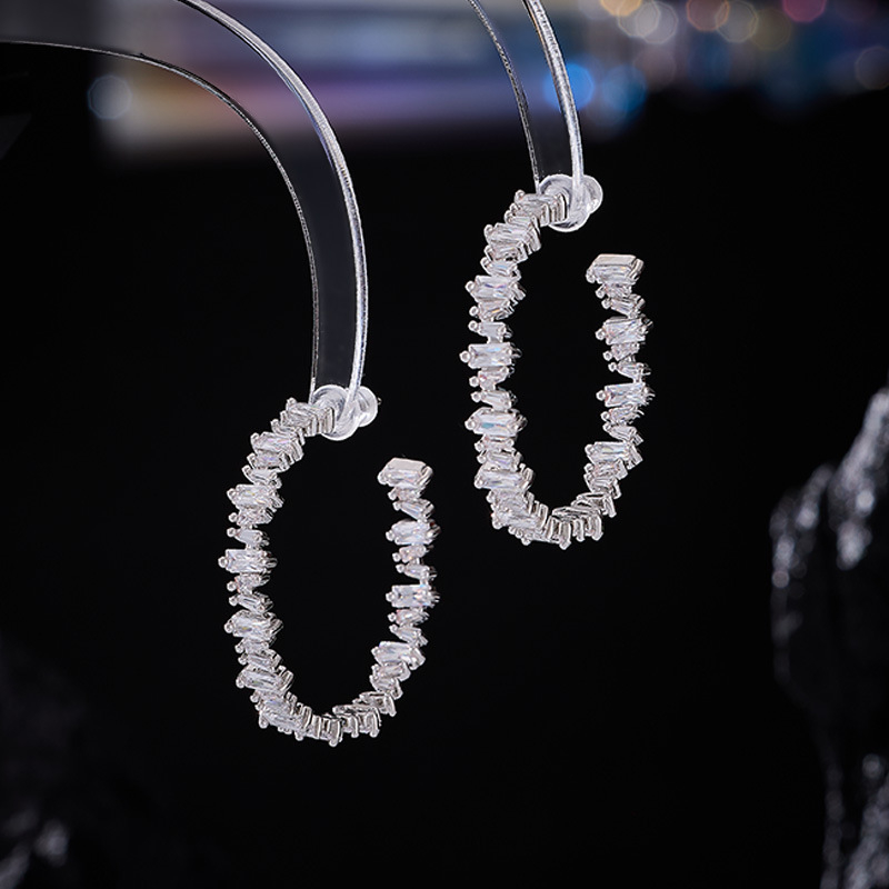 Обеци: Геометричен дизайн, медна основа, ушна игла 925 сребро, електроплатинация, стил: лайт лукс