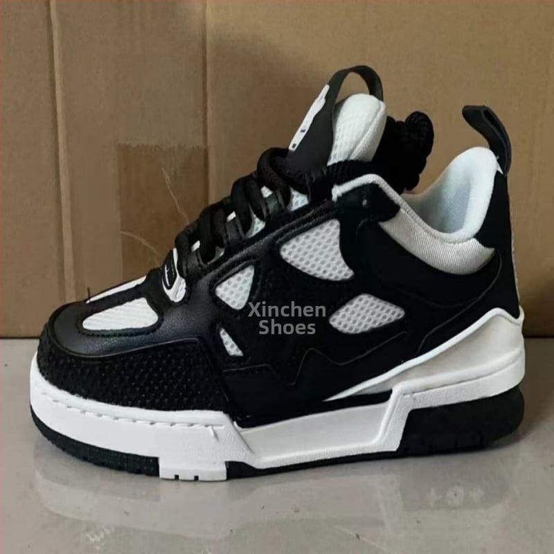 Kedai su apvalia nosimi, viršus iš natūralios odos, polka taškų raštas, žemas kulkšnies aukštis, gumos padas