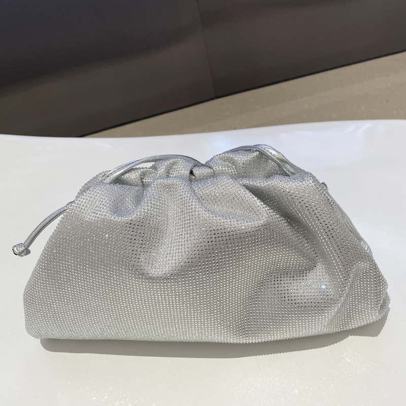 Crossbody torba s oblikom oblaka, platno, magnetsko zatvaranje, unutarnja pretinica za mobitel, s jednom naramenicom