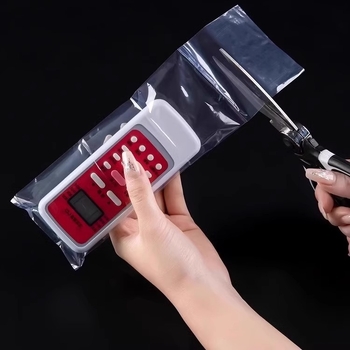 Защитен калъф за дистанционно управление – водоустойчив и прахоустойчив, PVC материал; основен компонент на тъканта POF 50%; стил: модерен минимализъм.