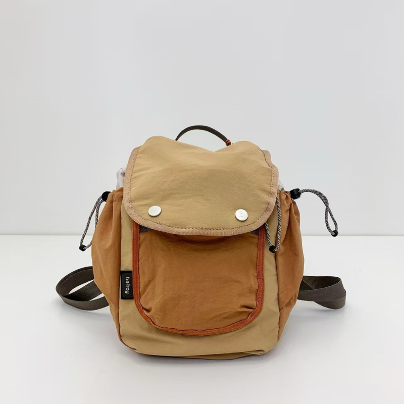 Nylon tote torba, gradski minimalistički stil, vodoravni kvadratni oblik, unutarnji džepovi sa zipom i džep za dokumente, otvoreni gornji dio, izdanje jeseni 2025