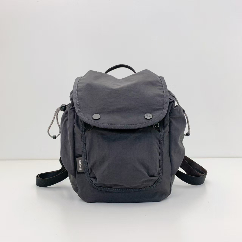 Nylon tote torba, gradski minimalistički stil, vodoravni kvadratni oblik, unutarnji džepovi sa zipom i džep za dokumente, otvoreni gornji dio, izdanje jeseni 2025