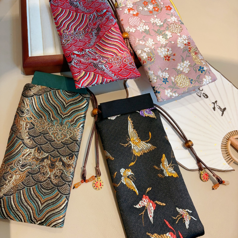 Crossbody mobiltelefon-táska irodalmi-nemzeti stílusban, selyem anyag, húzózárral záródó, poliészter bélés, nőknek