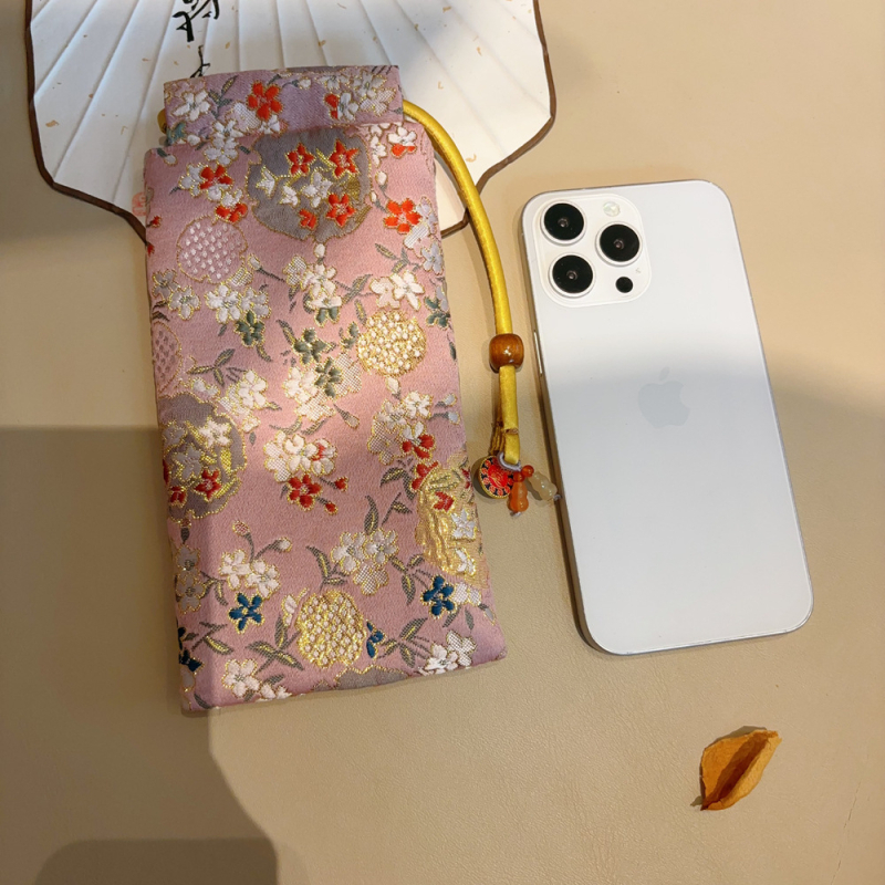 Crossbody mobiltelefon-táska irodalmi-nemzeti stílusban, selyem anyag, húzózárral záródó, poliészter bélés, nőknek