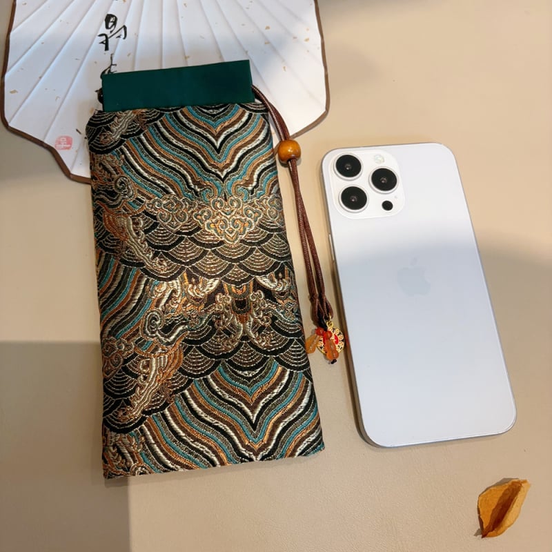 Crossbody mobiltelefon-táska irodalmi-nemzeti stílusban, selyem anyag, húzózárral záródó, poliészter bélés, nőknek