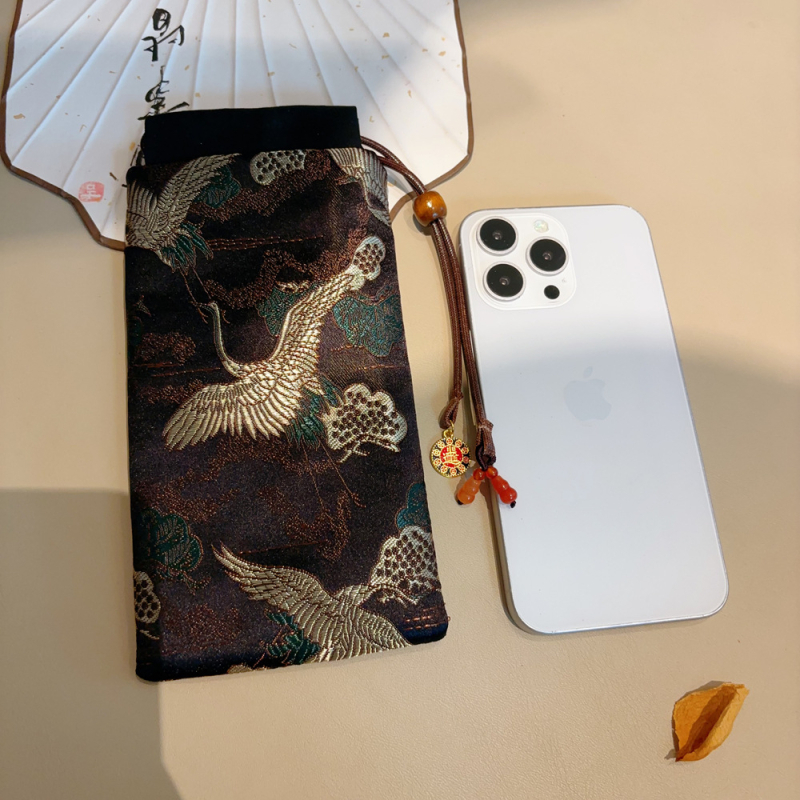 Crossbody mobiltelefon-táska irodalmi-nemzeti stílusban, selyem anyag, húzózárral záródó, poliészter bélés, nőknek