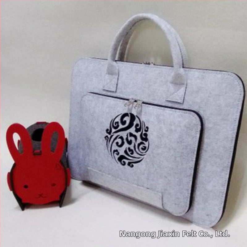 Фетрова чанта за лаптоп с цип, полиестерна подплата, модел по избор, устойчивост на износване и земетресение
