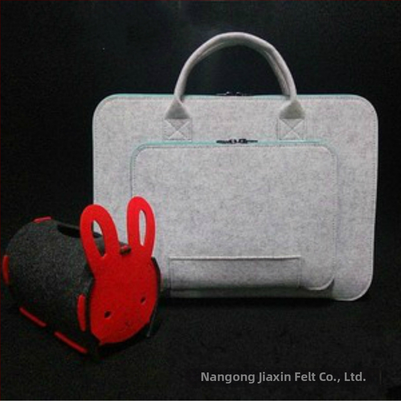 Фетрова чанта за лаптоп с цип, полиестерна подплата, модел по избор, устойчивост на износване и земетресение