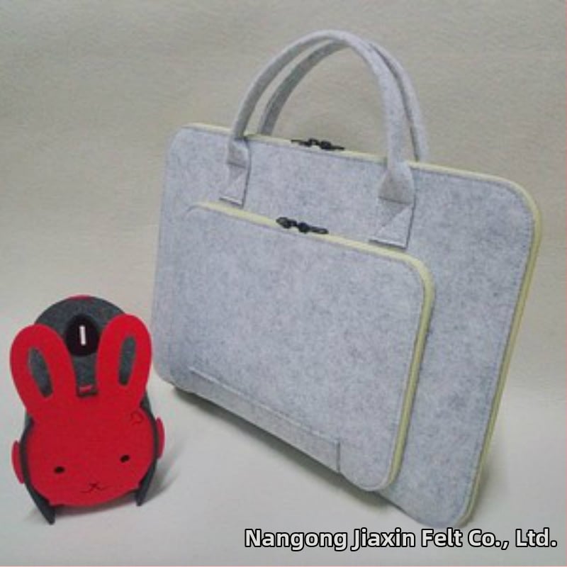 Фетрова чанта за лаптоп с цип, полиестерна подплата, модел по избор, устойчивост на износване и земетресение