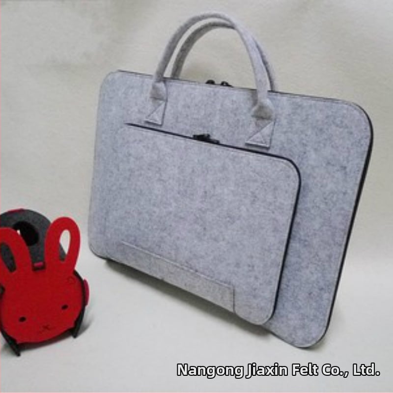 Фетрова чанта за лаптоп с цип, полиестерна подплата, модел по избор, устойчивост на износване и земетресение