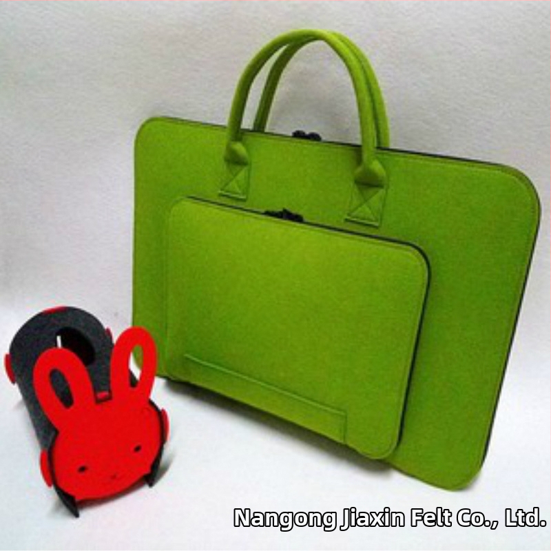 Фетрова чанта за лаптоп с цип, полиестерна подплата, модел по избор, устойчивост на износване и земетресение