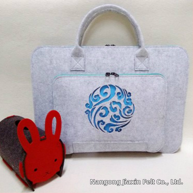 Фетрова чанта за лаптоп с цип, полиестерна подплата, модел по избор, устойчивост на износване и земетресение