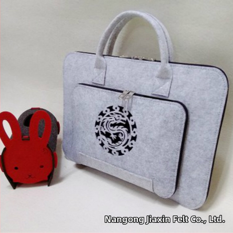 Фетрова чанта за лаптоп с цип, полиестерна подплата, модел по избор, устойчивост на износване и земетресение