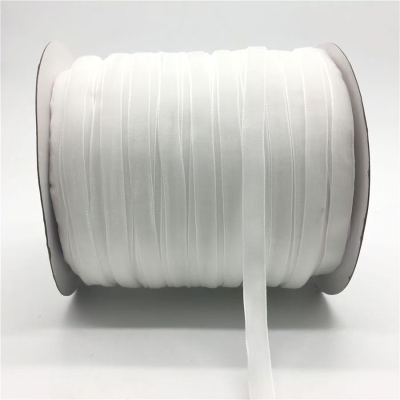 Bársonyszalag, egyoldalas, bolyhos felülettel, poliészter bársony