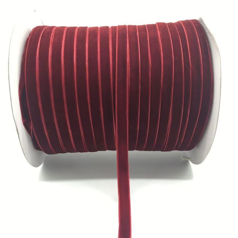 Bársonyszalag, egyoldalas, bolyhos felülettel, poliészter bársony