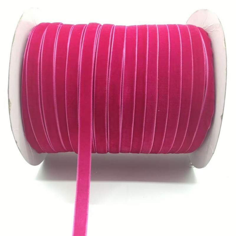 Bársonyszalag, egyoldalas, bolyhos felülettel, poliészter bársony