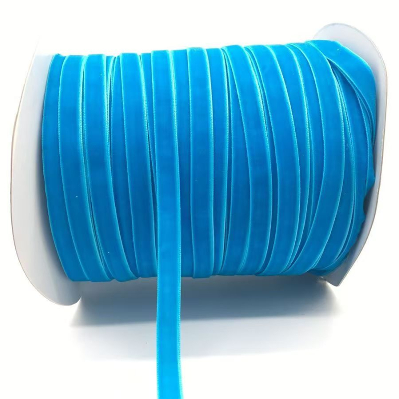 Bársonyszalag, egyoldalas, bolyhos felülettel, poliészter bársony