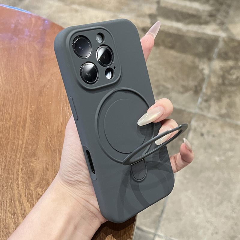 Korpuss no šķidrā silikona iPhone 17 Pro Max ar integrētu magnētisko statīvu un kritiena aizsardzību, ziemeļniecisks stil.