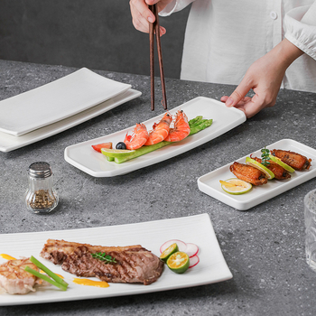 Porcelánový plochý tanier, nepravidelný tvar, moderný minimalistický štýl, vhodný do mikrovlnky