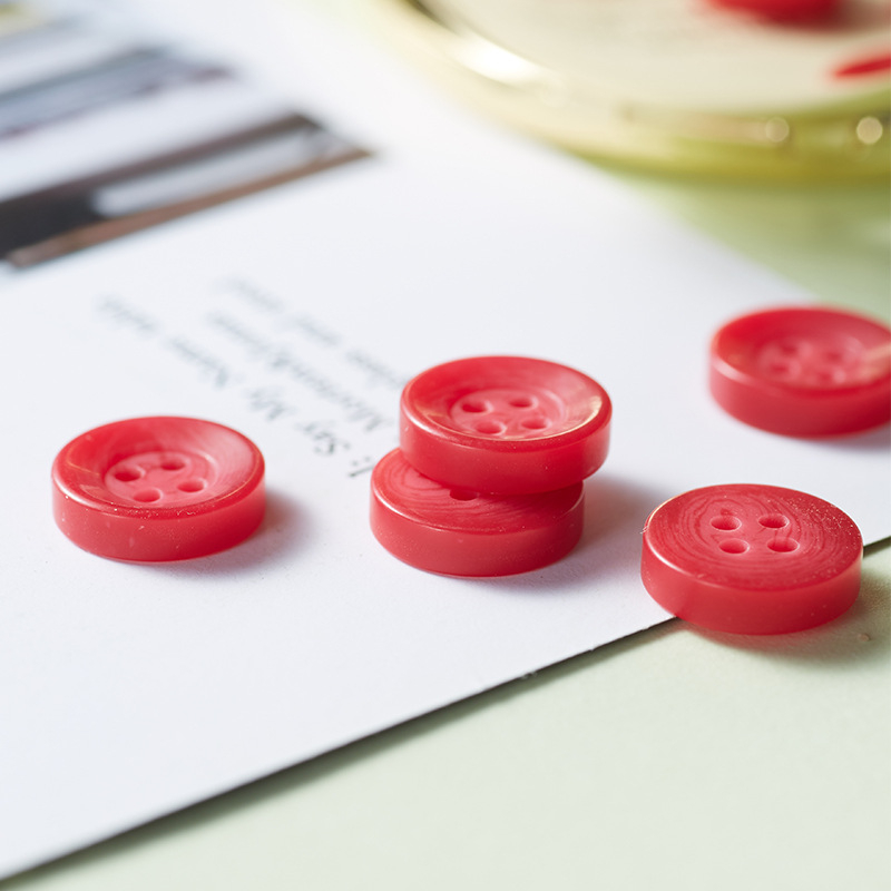 Бутон за риза от смола - екологичен, четири дупки, за ризи, Putenda