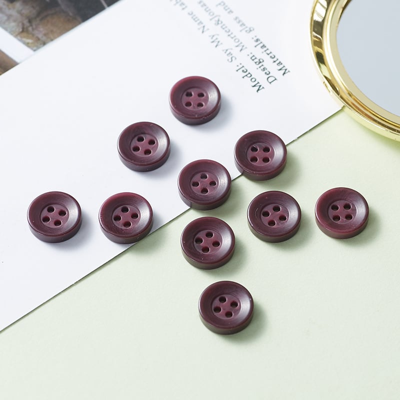 Бутон за риза от смола - екологичен, четири дупки, за ризи, Putenda