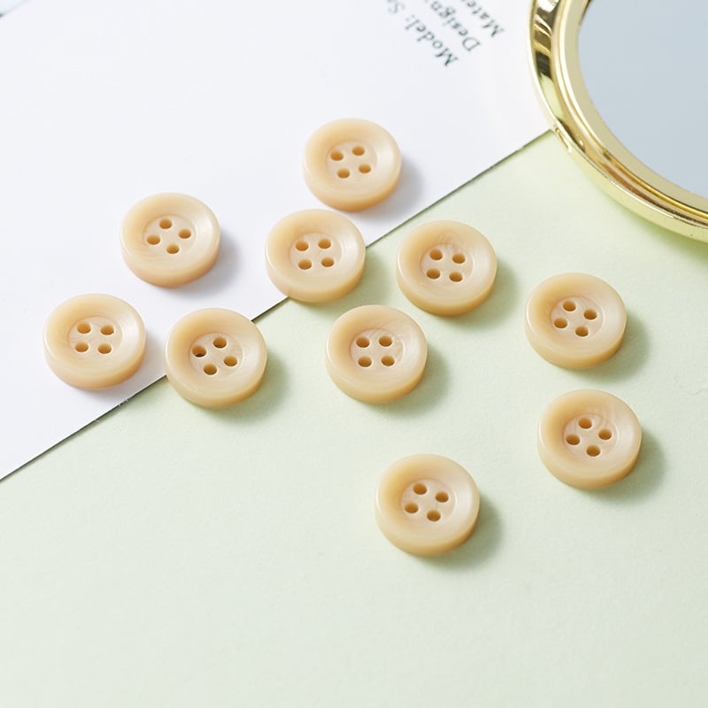 Бутон за риза от смола - екологичен, четири дупки, за ризи, Putenda